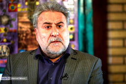 انتقاد تند فلاحت پیشه از شمخانی درباره سیگنال دادن به آمریکا