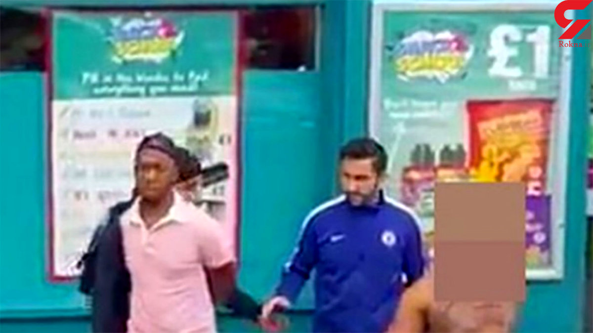 حمله مرد شمشیر به دست به مردم در مقابل یک فروشگاه + عکس