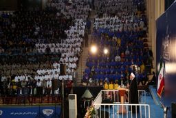 روحانی: می‌توانیم بازارهای منطقه و جهان را تصاحب کنیم