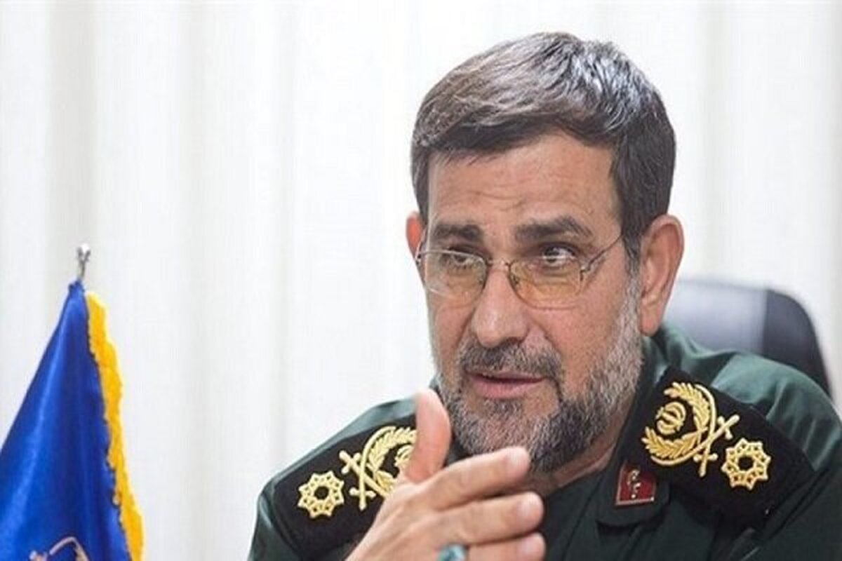 دریادار تنگسیری: وظیفه داریم با جان و دل از جزایر دفاع کنیم
