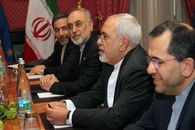 برخی بر خلاف توصیه رهبری، تیغ انتقاد را به سمت تیم مذاکره کننده برده اند