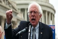 حمله سناتور ساندرز به کلینتون : این ها جنگ طلبند و مدل عراق را دنبال می کنند