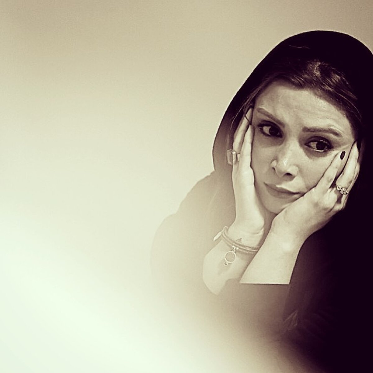 عکس عاشقانه فرناز رهنما در کنار همسرش