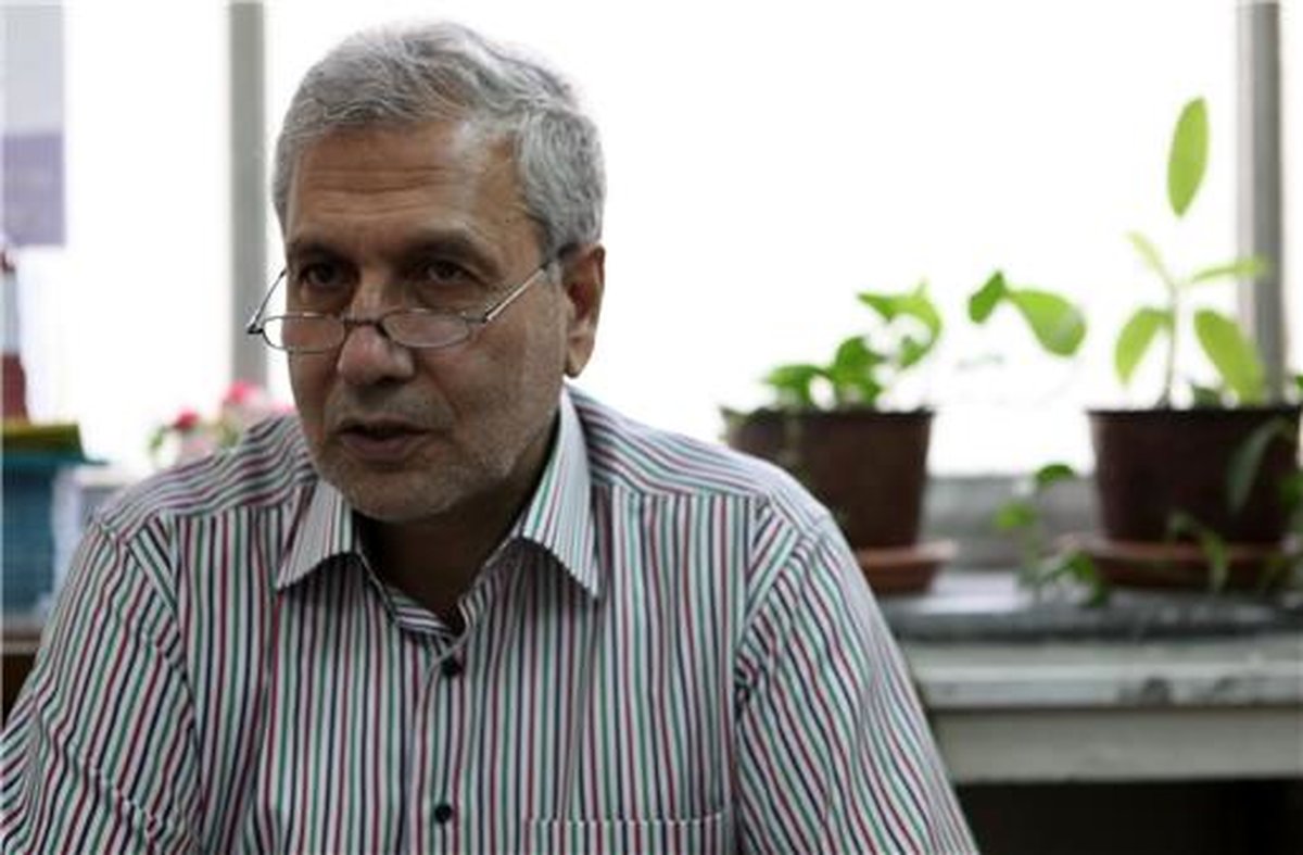 علی ربیعی: این طور نیست که همه مسئولان در حال بخور بخور باشند/جریانی که می خواست دولت را تحقیر کند مارپیچ سکوت را در جامعه شکست/ اعتراضات دی ماه تکرار پذیر است / «مدارای بزرگ» استراتژی دولت در اعتراضات 96 بود/ / با دستگیری کارگران موافق نیستم