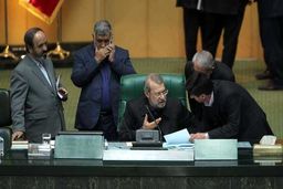 لاریجانی: چرا برخی از معاونان رئیس‌جمهور با برخی سخنان جامعه را به هم می‌ریزند / نوبخت: با او صحبت می‌کنم