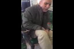 فیلم/ صدای بی نظیر پیرمردی که  در مدح امام حسین(ع) می خواند