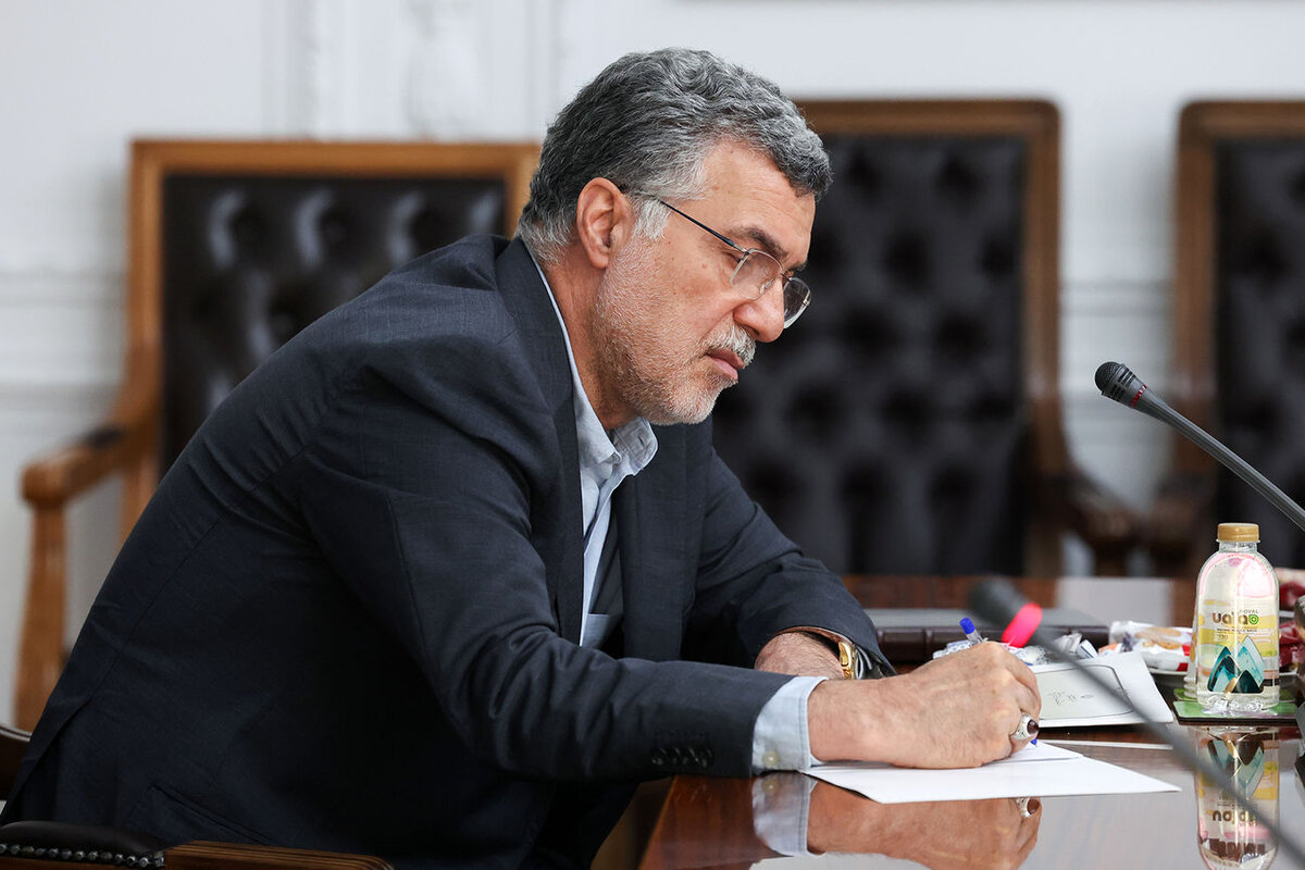 عذرخواهی رسمی وزیر بهداشت به خاطر معاونش