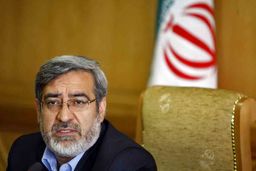 وزیر کشور: در تماس با تهران گفتم ٢٠ هزار چادر آماده و ارسال کنند/ 20 یا 30 تانکر برای انتقال آب جوابگو نیست