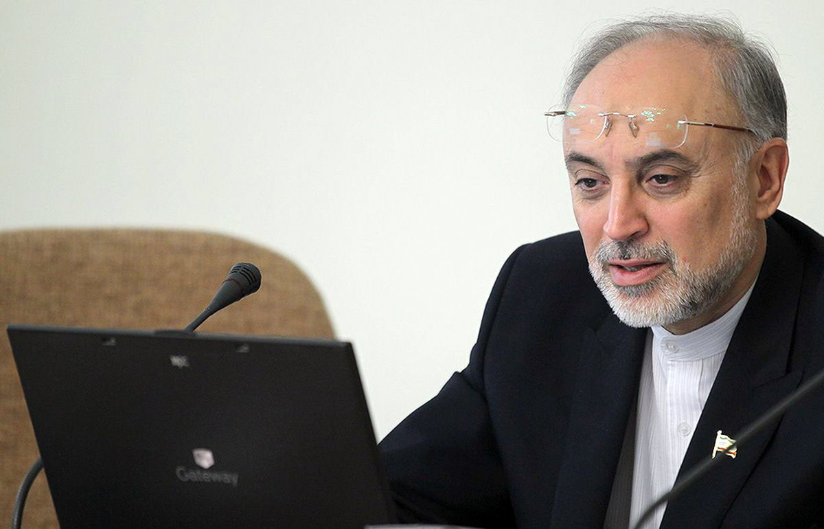 امضاهای سند اراک تکمیل شد/ رفع تحریم ها و اجرای برجام به سرعت اقدامات ما بستگی دارد