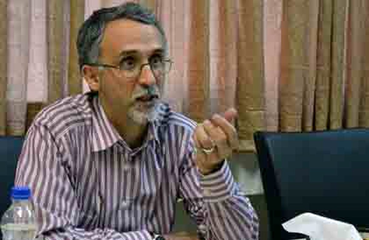 گفت‌وگوی هفته نامه مثلث با عبدالله ناصری : روحانی کنار نمی‌رود