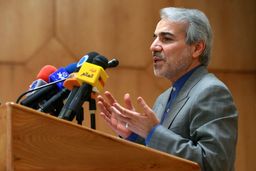 مخالفت روحانی با افزایش قیمت ارز / نوبخت: برنامه و بودجه به دنبال افزایش نرخ ارز نیست