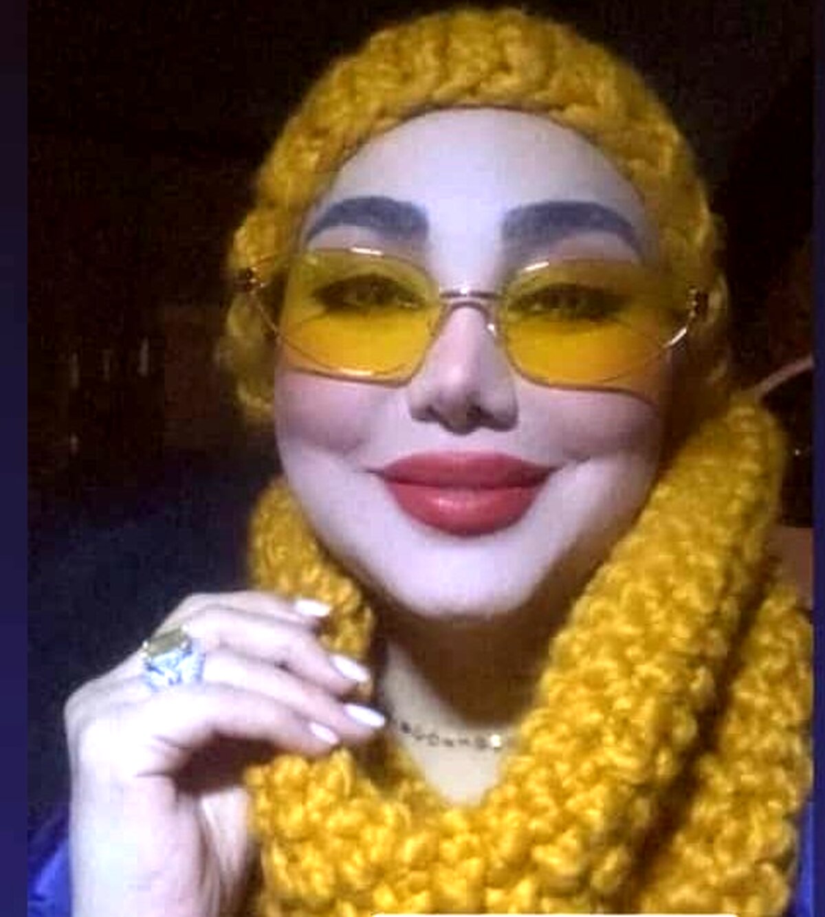 
کافه گردی بهنوش بختیاری با خواننده لوس آنجلسی
