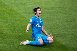 زنیت مدال قهرمانی لیگ روسیه را به آزمون می‌دهد