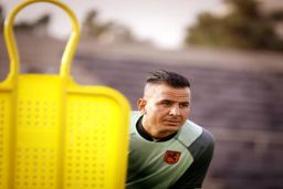 حامد لک با شماره پرسپولیس در تیم جدید