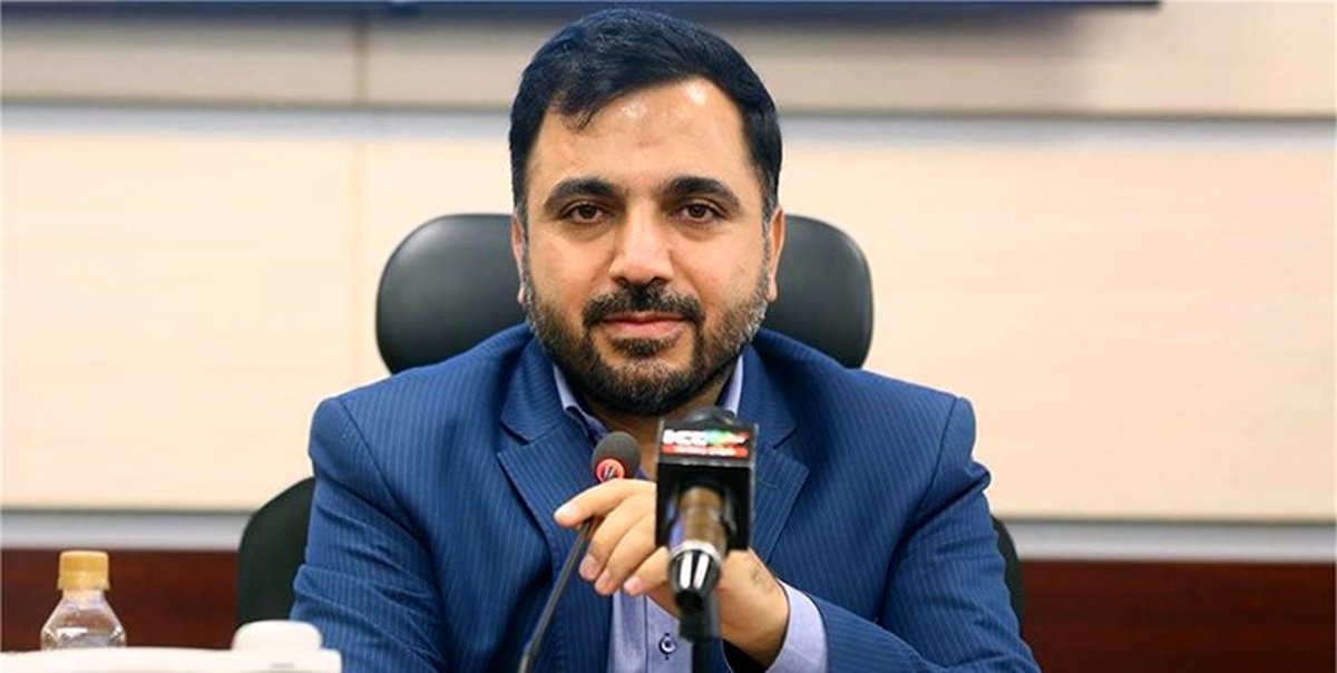وزیر ارتباطات: از موبایل تولید داخل استفاده میکنم
