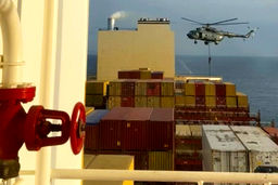 ابرنفتکش ها در خلیج فارس جرأت عبور از تنگه هرمز را ندارند