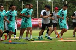 شهر خودرو زمین ندارد؛ تیم مشهد بزرگ تمرینش در تهران است