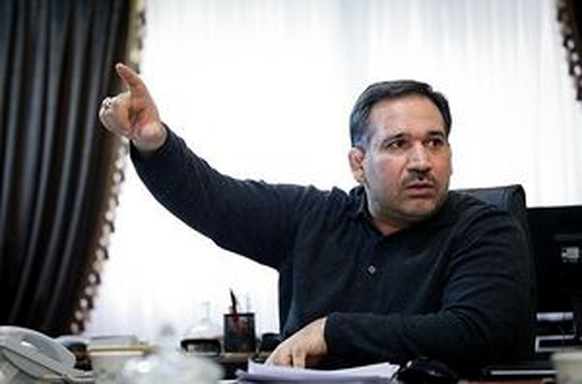 به احمدی‌نژاد افتخار می‌کنیم ولی احمدی‌نژادی نیستیم!