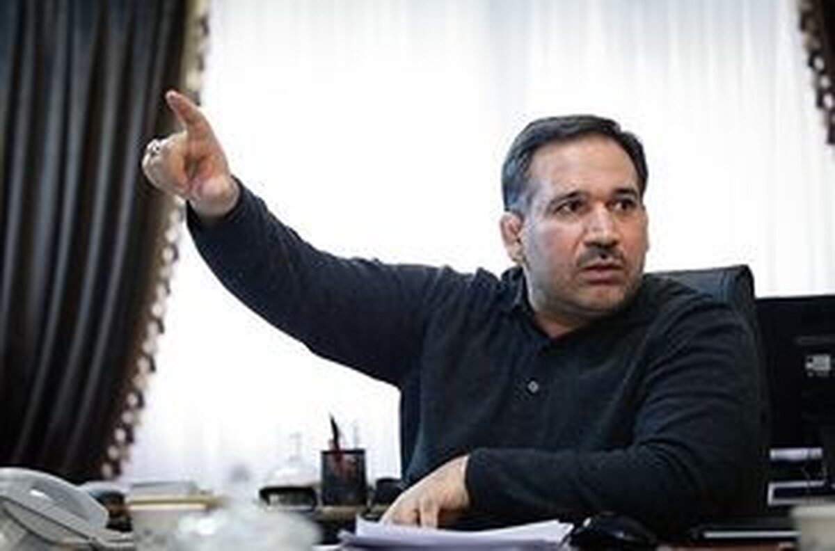 به احمدی‌نژاد افتخار می‌کنیم ولی احمدی‌نژادی نیستیم!