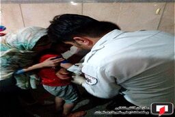 گزارش تصویری/ سقوط کودک از پشت‌بام 