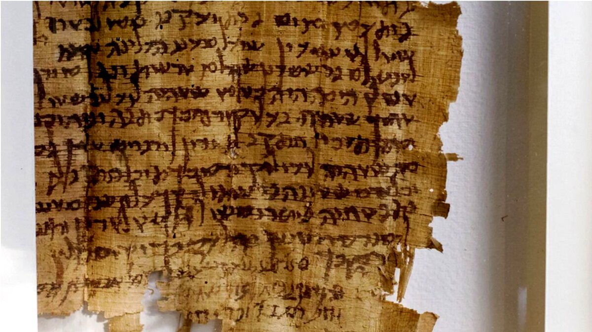 کشف سکه و سنگ قبر عتیقه در خان مرد ورامین +عکس