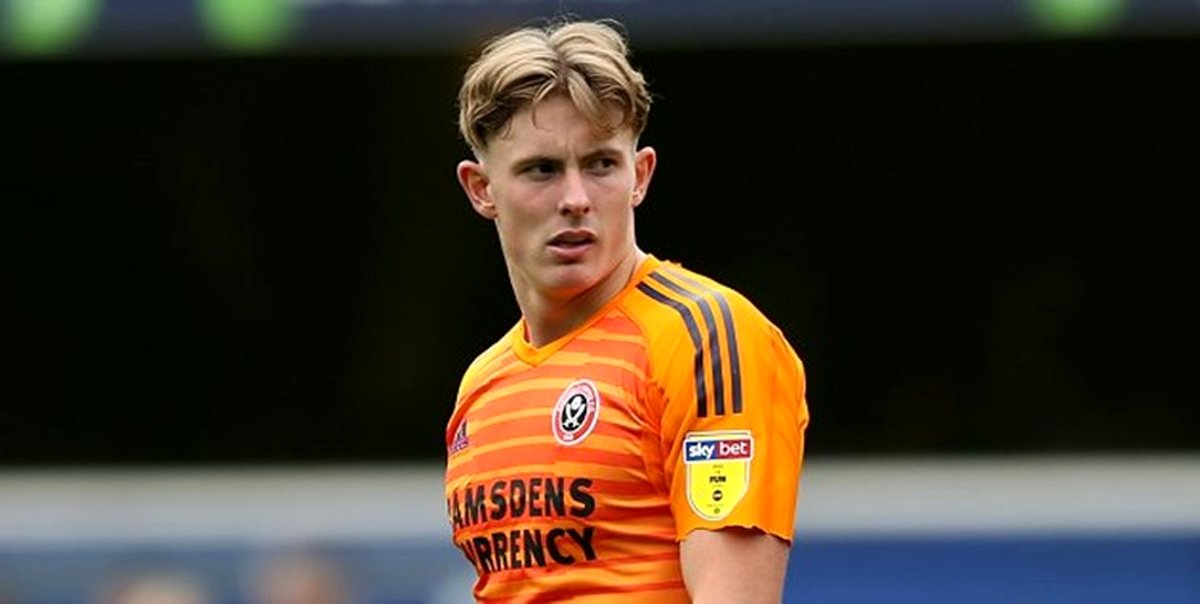 دروازه‌بان منچستریونایتد با وجود تمدید قصد جدایی دارد