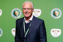 فوتبال آلمان در شوک قیصر؛ بکن باوئر نابینا شد