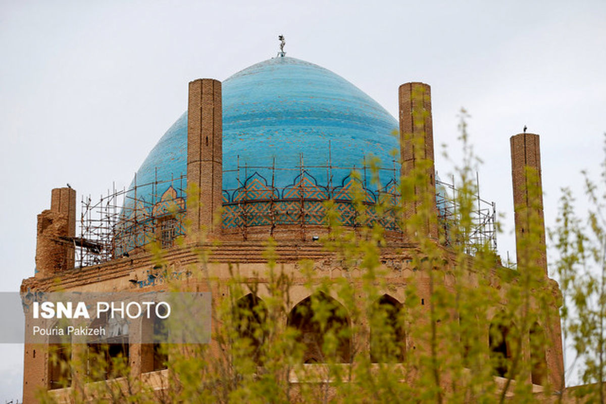 مرمت و پاکسازی ضلع شمالی گنبد سلطانیه