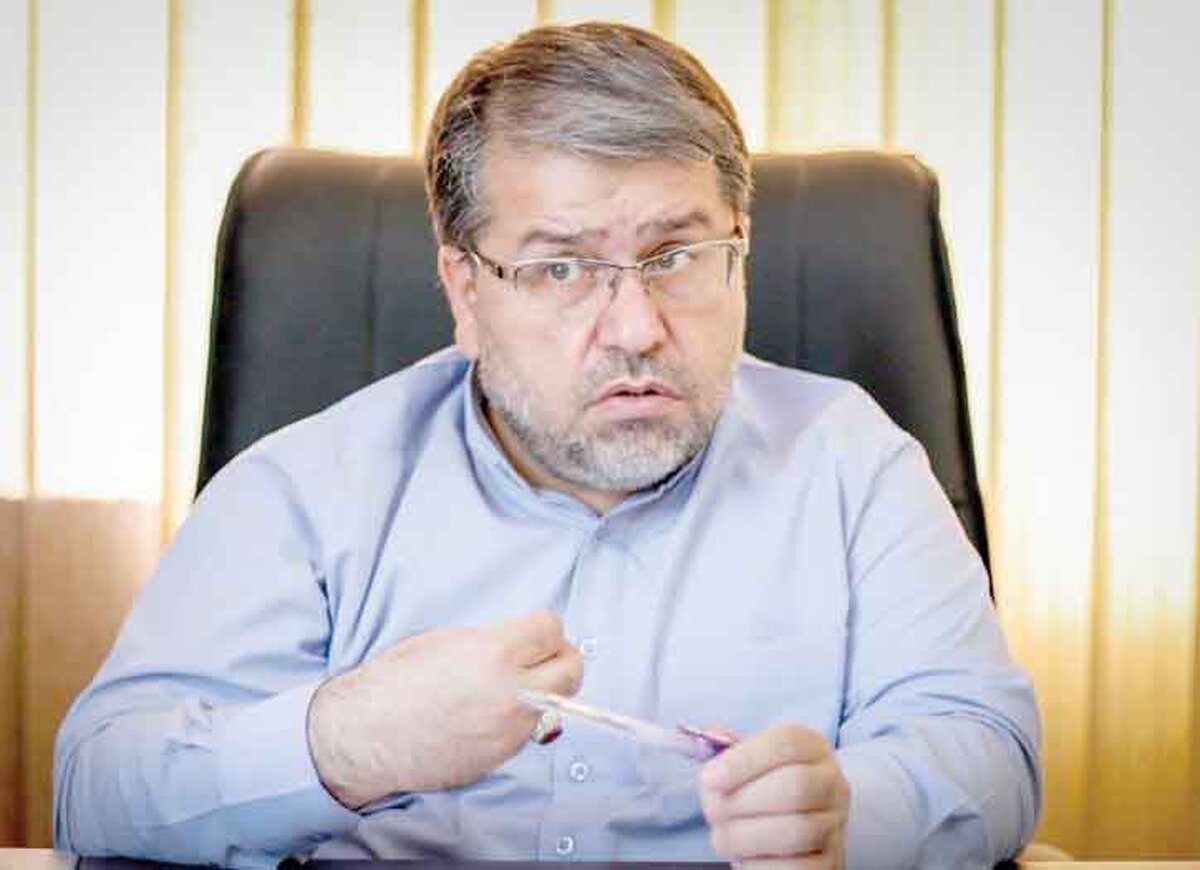 ولی‌فقیه خارج از عمل به قانون و تطابق آن با شرع اسلام اختیار مضاعفی ندارد
