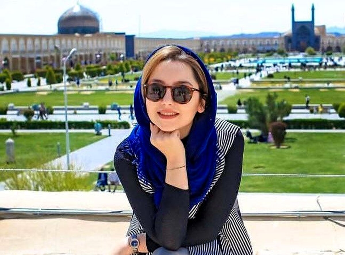 زندگینامه نازنین بیاتی