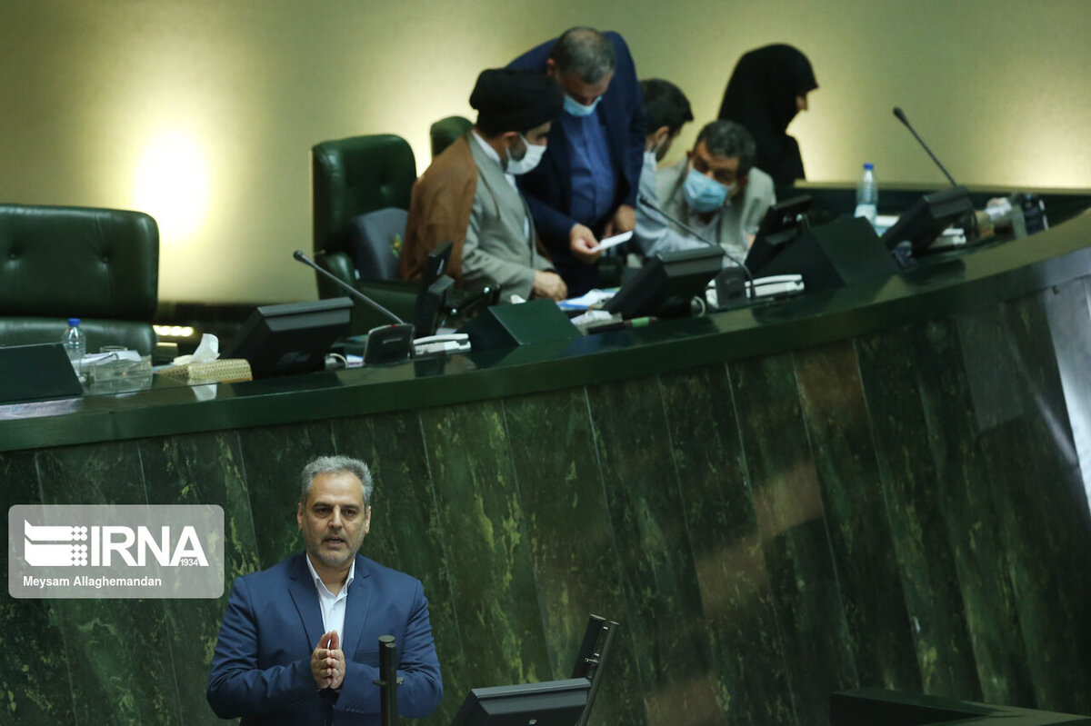 خضریان به صورت مشروط از توضیحات خاوازی قانع شد