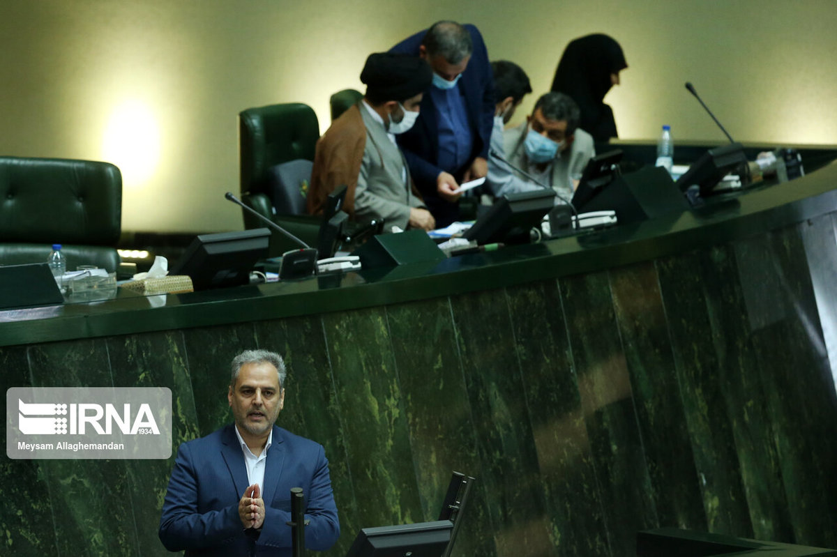 خضریان به صورت مشروط از توضیحات خاوازی قانع شد