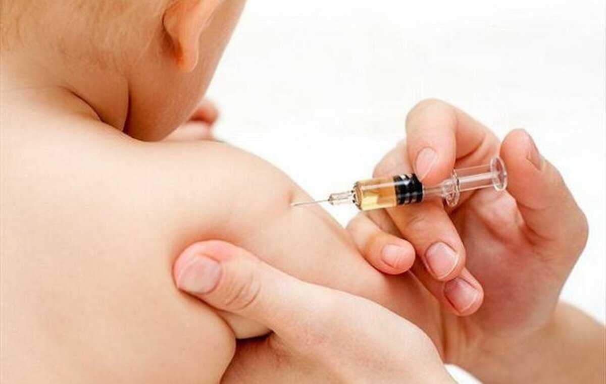 مبارزه برخی افراد با واکسن به نام طب سنتی