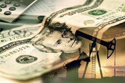 کاهش ارزش دلار، قیمت نفت را افزایش داد