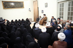 رهبر انقلاب:حوزه‌های علمیه احتیاج به تحول دارند
