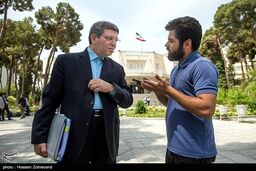 حسینی: برای 100هزار معلم تا اول مهر حکم تمام وقت صادر می‌شود