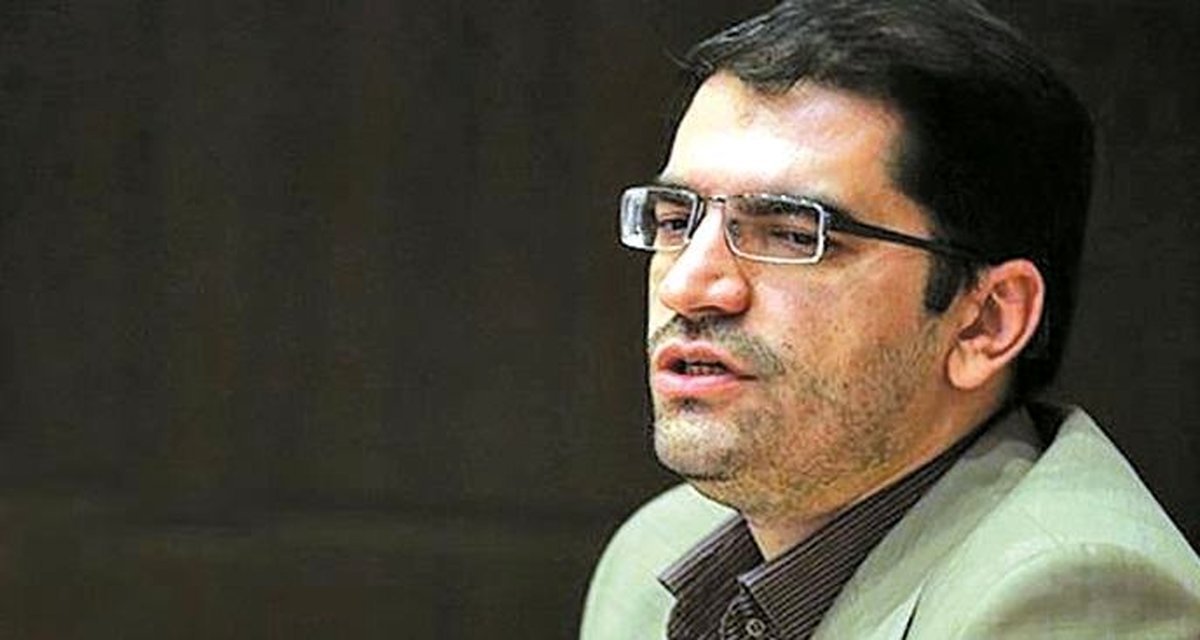 قاضی زاده: نباید میدان دست فرصت طلبان بیفتد