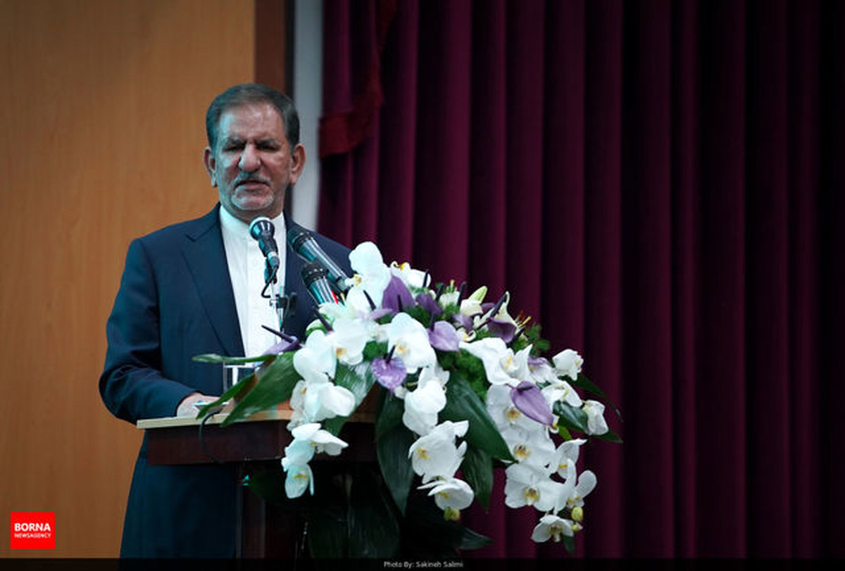 جهانگیری: دولت با تمام ظرفیت به دنبال کاهش فشار بر اقشار ضعیف است