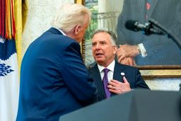 ترامپ : همه چیز قابل معامله است
