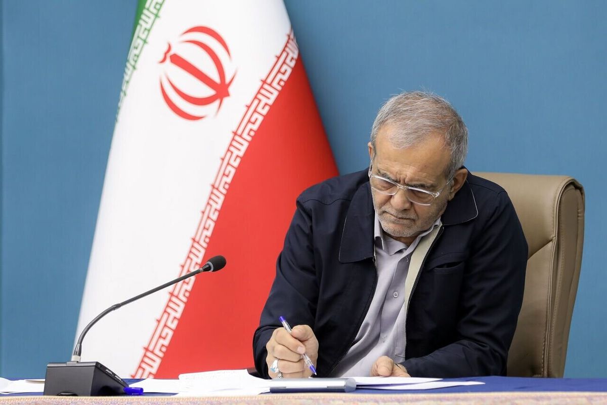 فرمان پزشکیان برای دارندگان سلاح و مهمات غیرمجاز