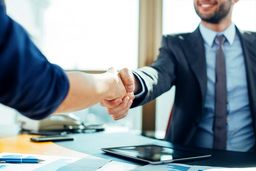 آنچه باید از شغل کارشناس فروش به صورت دورکاری بدانید