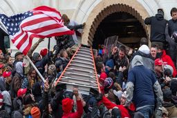 استیضاح ترامپ برای نمایندگان کنگره حاشیه ساز شد