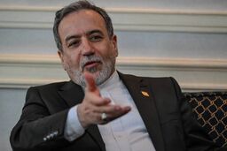 عراقچی:احتمال جنگ هست ، تنگه هرمز را ما نمی بندیم