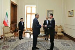 دیدار سفیران جدید فرانسه و مالزی با امیرعبداللهیان