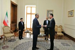 دیدار سفیران جدید فرانسه و مالزی با امیرعبداللهیان