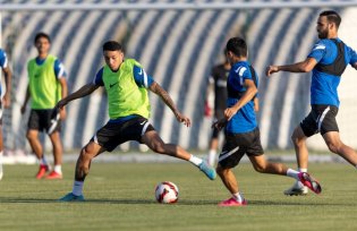 احمد نوراللهی تنها قدم میزند!(عکس)