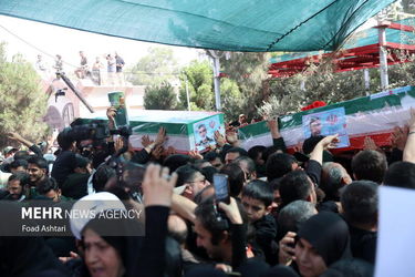 خاکسپاری شهید حاجی زاده 