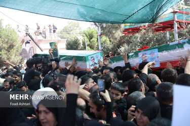 خاکسپاری شهید حاجی زاده 