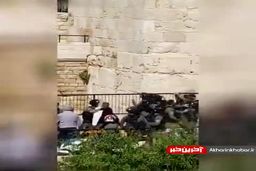 فیلم| حمله صهیونیست به زن فلسطینی در مسجدالاقصی