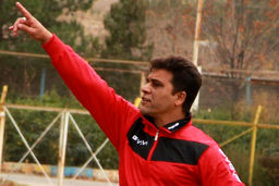 مربی استقلال و دستیار فکری کیست؟